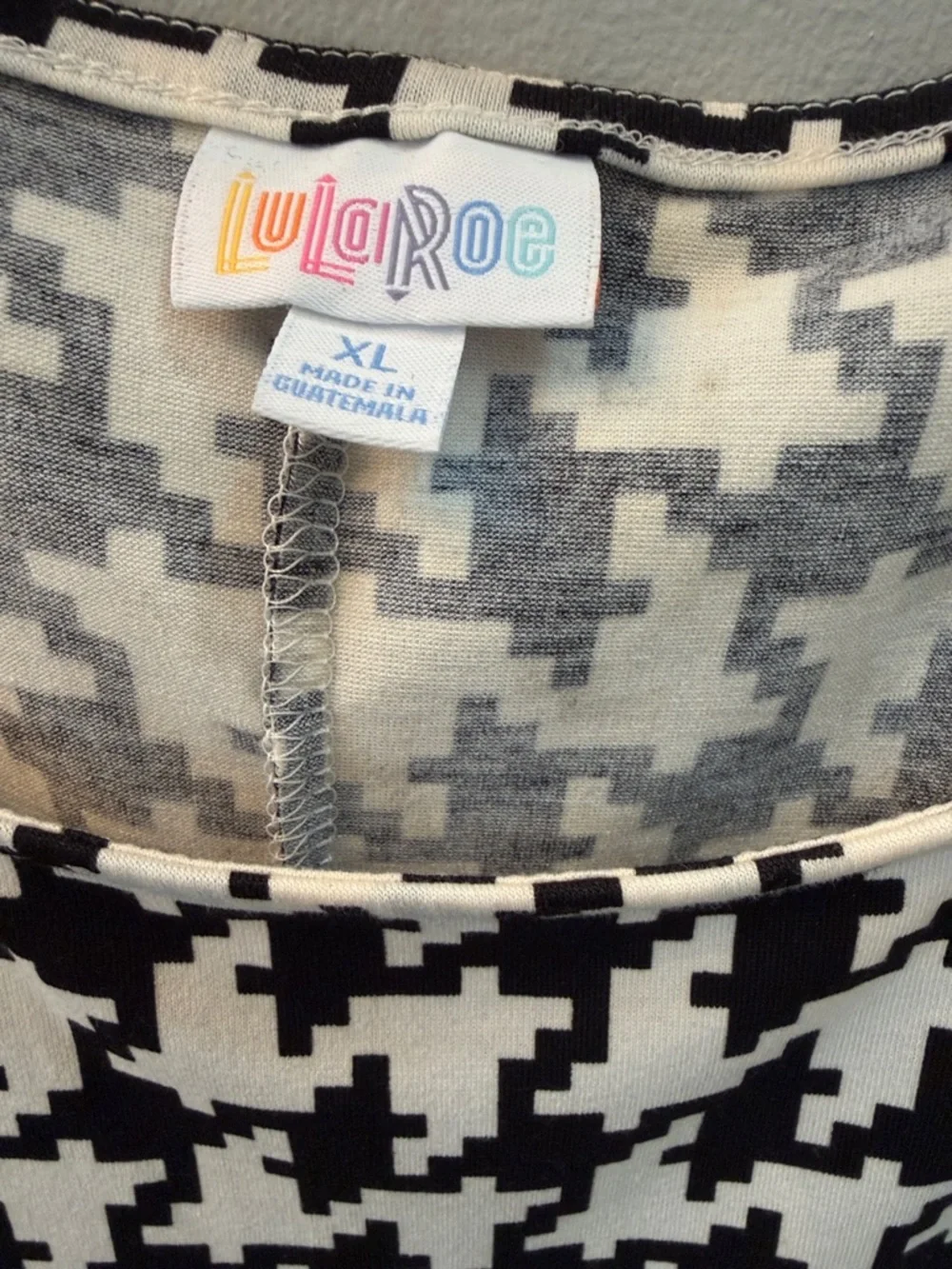 LuLaRoe Black and White Houndstooth Long Sleeve Top - Picture 2 of 4